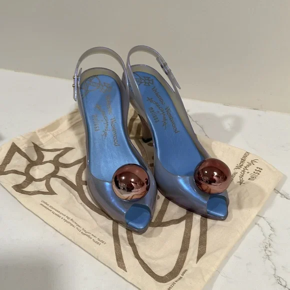 KUMATAN 　Vivienne Westwood × MELISSA Vivienne Westwood // x Melissa White & Gold Mary Jane Heel